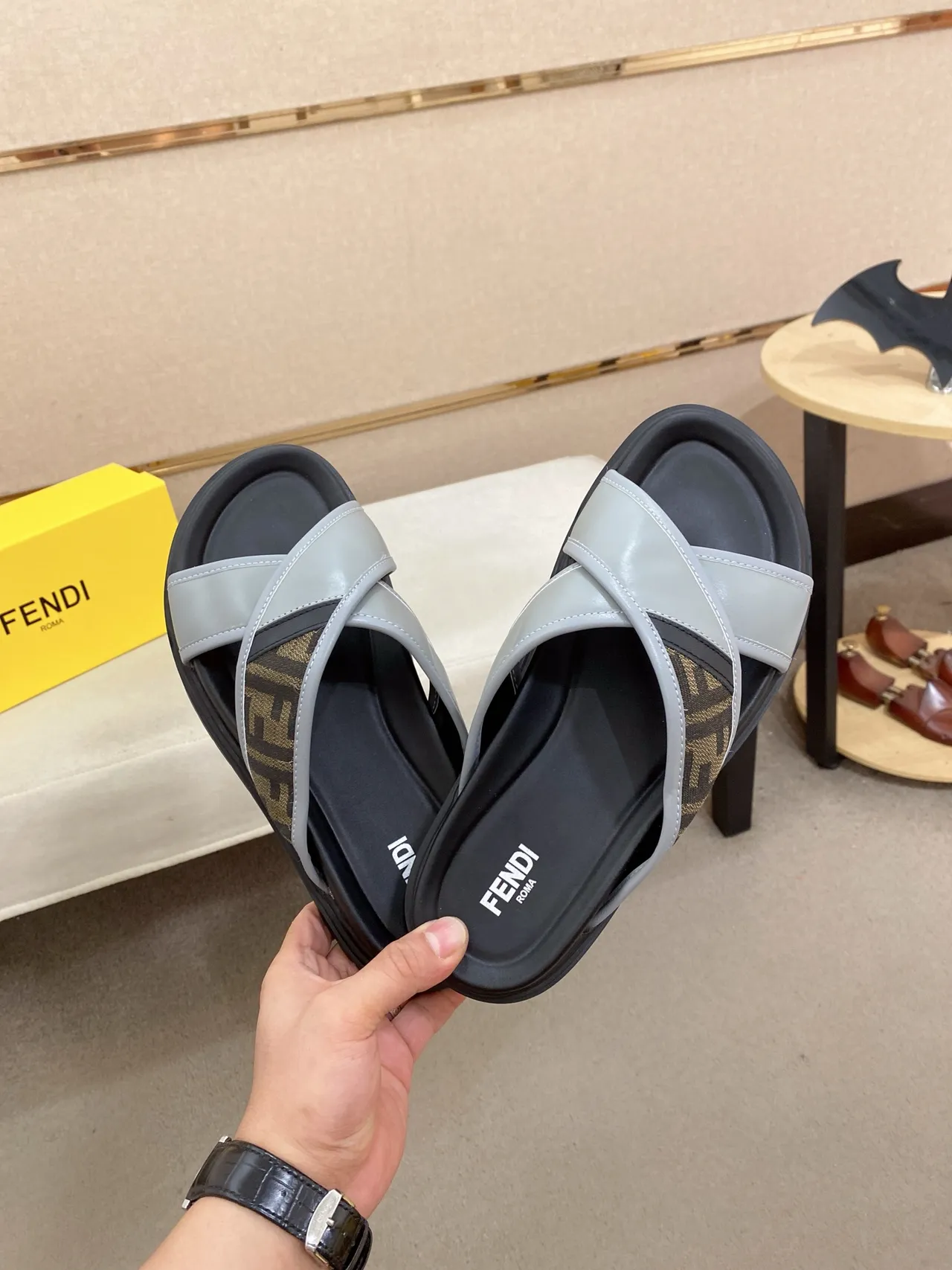 Fendi Sandale à brides croisées Noir Beige Semelle Plateforme 5