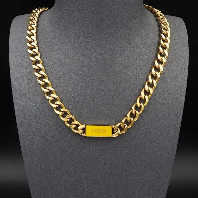 Colar Fendi Corrente Curb Tom Dourado com placa branded 7