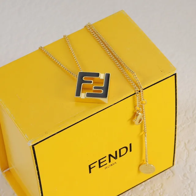 Fendi FF Logo et colliers Logo Charm ton or 5