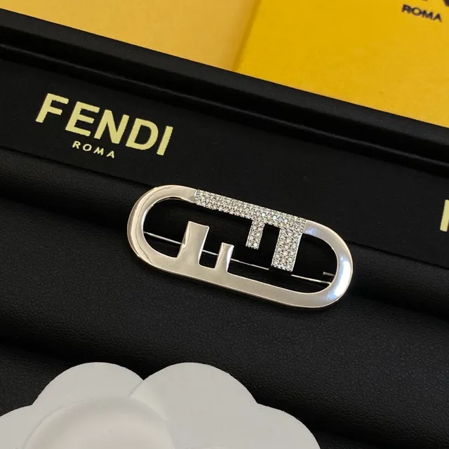 Fendi FF Logo Broches Ovalados com Cristais 6