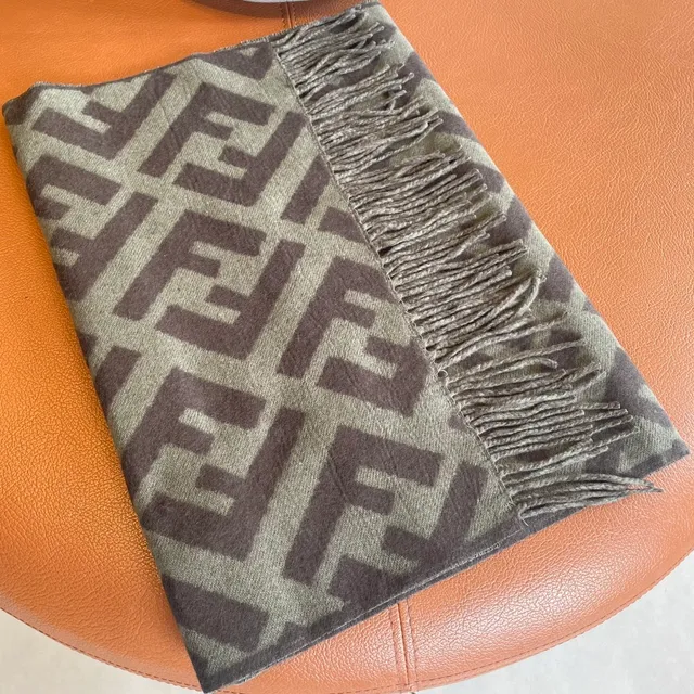 Fendi FF Monogram Écharpe de Cachemire Beige et Brun 7