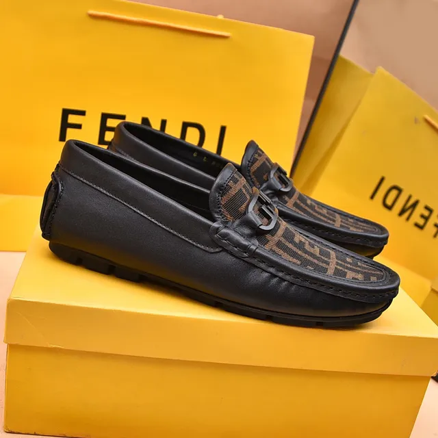 Fendi FF Monogram Canvas y Cuero Negro Mocasines 2