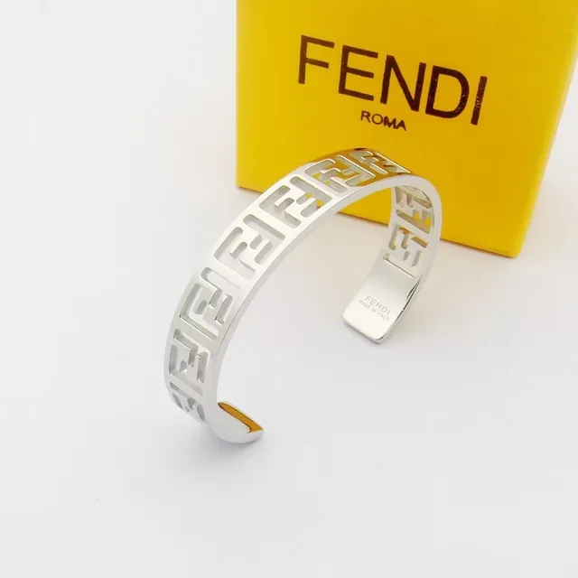 Fendi FF Motif Découpé Doré Ouvert Bracelet de Poignet 4