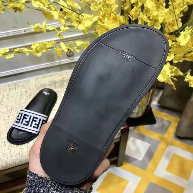 Fendi FF Slide Preto e Azul-marinho Monogram sandálias 4