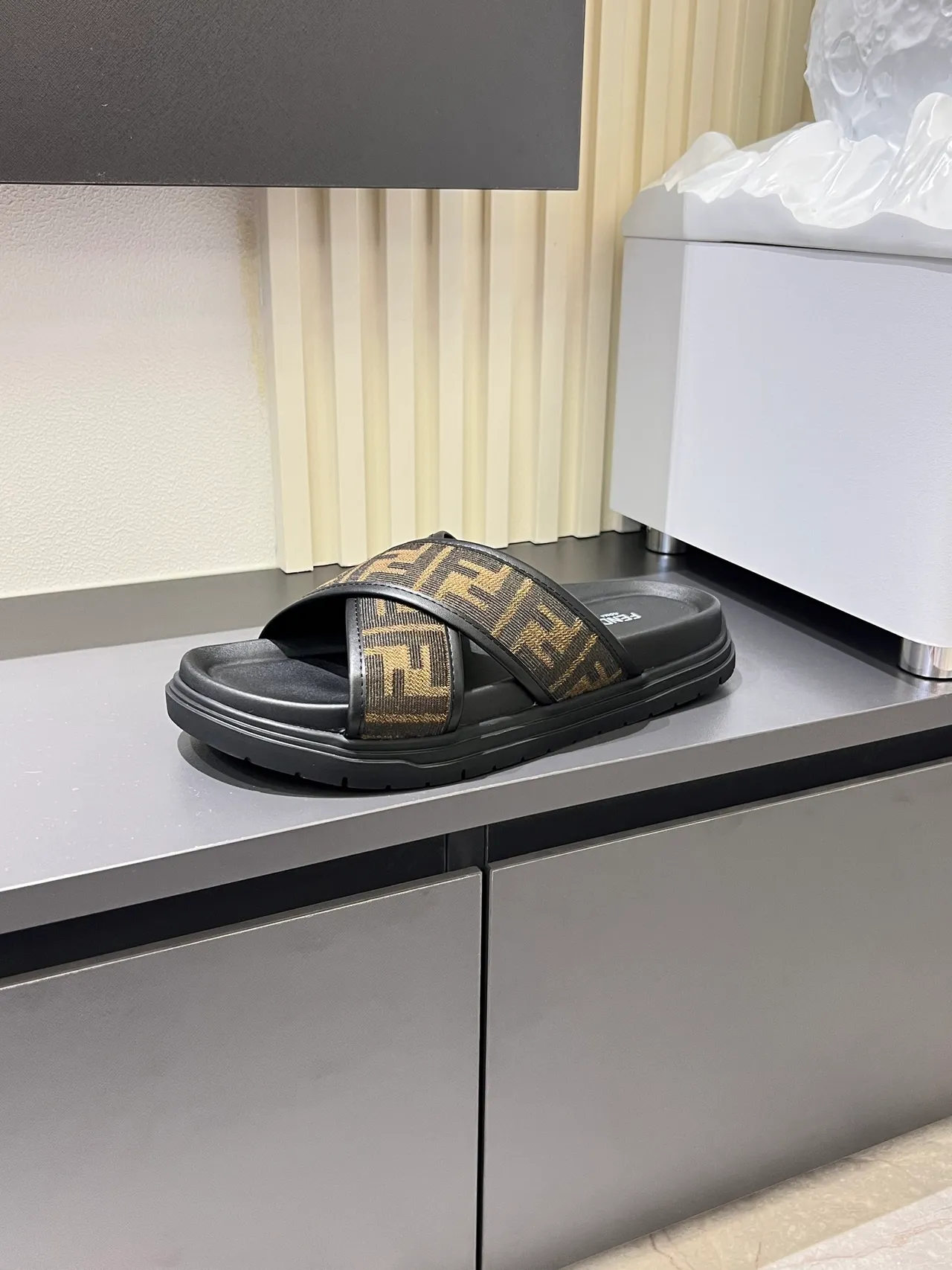 Fendi FF Slide أسود بيج حزام متقاطع منصة كعب نعال 7
