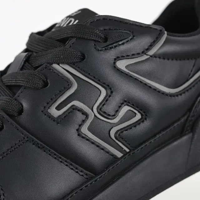 Fendi First Chaussures Lifestyle Noir Gris Monochrome Cuir Tonal avec Superposition Logo FF 6