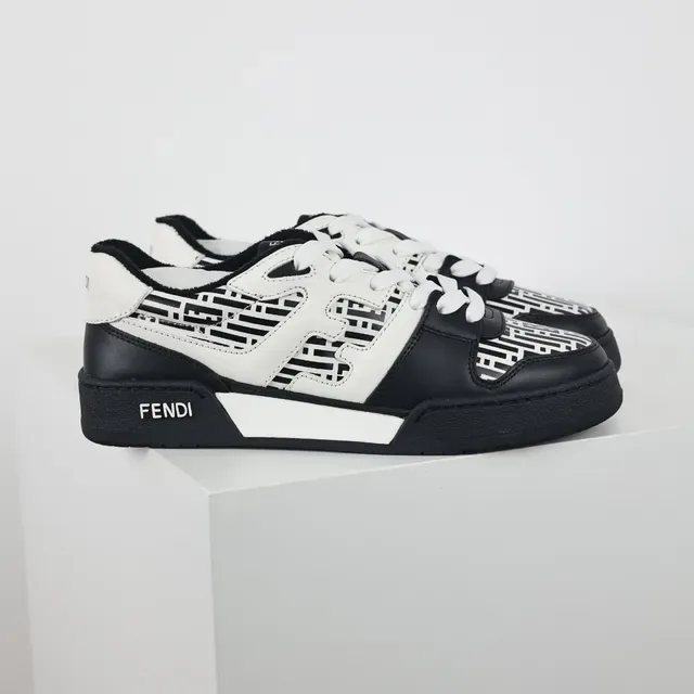 Fendi First Sneakers Lifestyle Noir et Blanc en Cuir Monogramme Géométrique avec Découpes 3