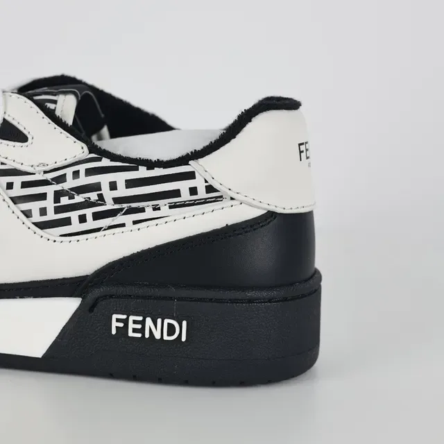 Fendi First Sneakers Lifestyle Noir et Blanc en Cuir Monogramme Géométrique avec Découpes 4
