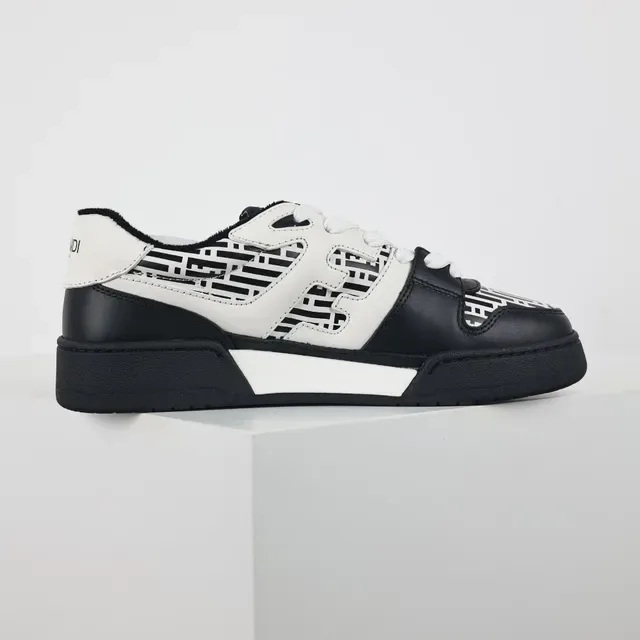 Fendi First Sneakers Lifestyle Noir et Blanc en Cuir Monogramme Géométrique avec Découpes 7