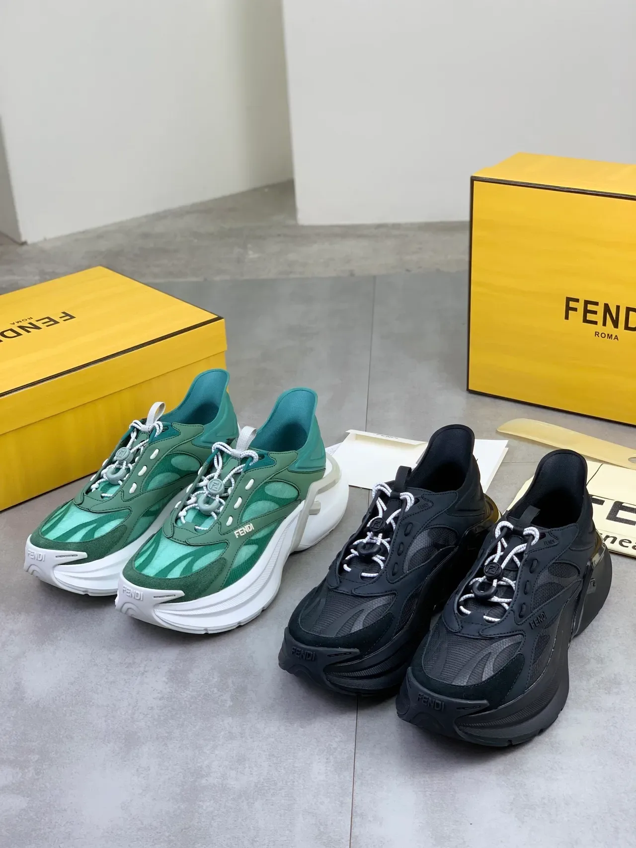 Fendi Run Away Vert et Blanc Malla Layered Et Suede Supérieur Semelle Plateforme Sculptée Sneakers Chunky 2