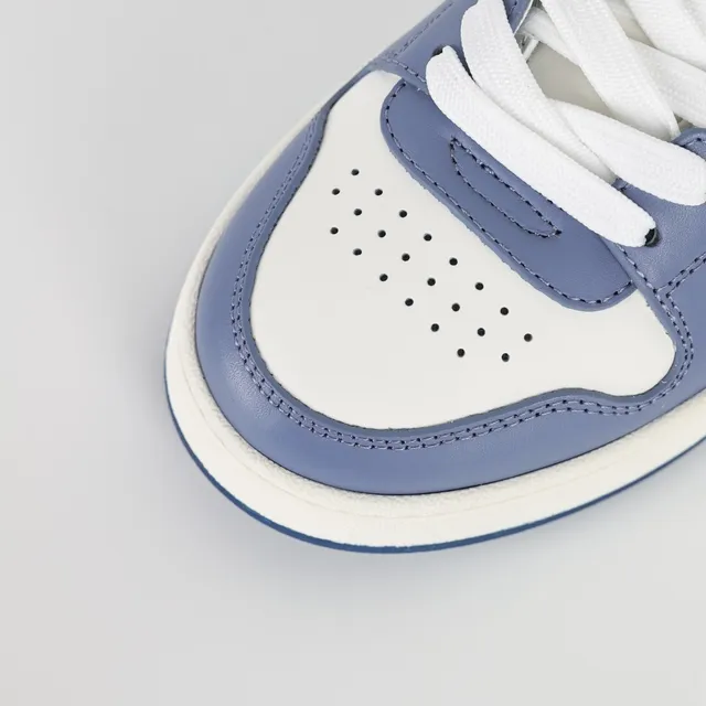 Fendi Sneakers Blanches Bleues à Panneaux en Cuir Détail Logo FF Lateral 5