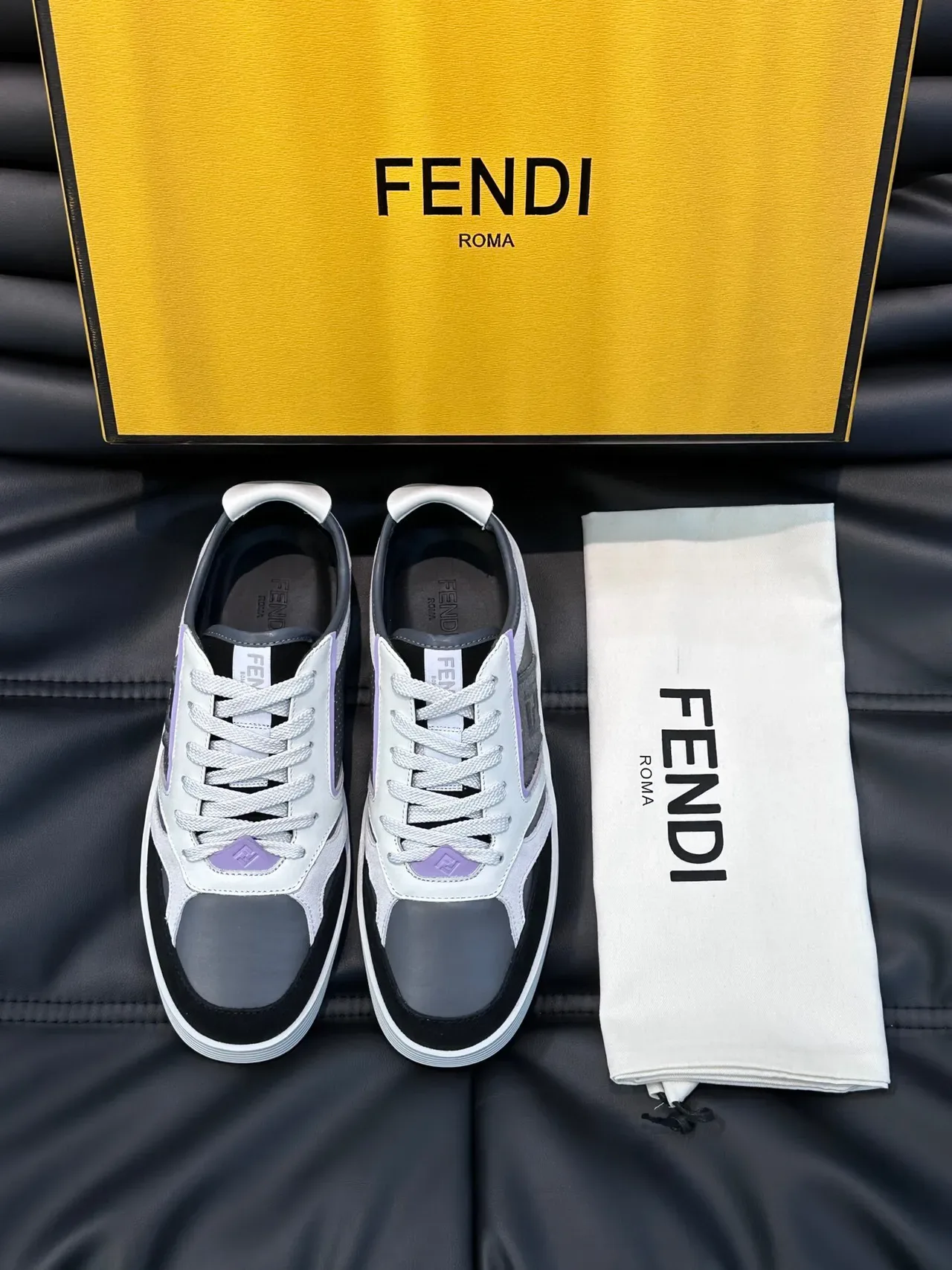 Fendi Tênis Lifestyle Brancos e Cinza com Painéis Perforados de Material Misto em Camadas 4