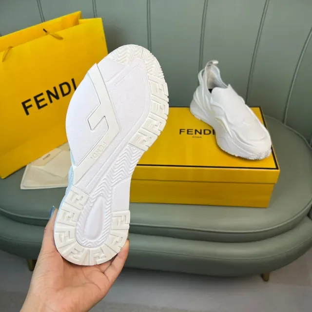 Fendi Tênis Chunky Brancos Slip-On de Tricô 2