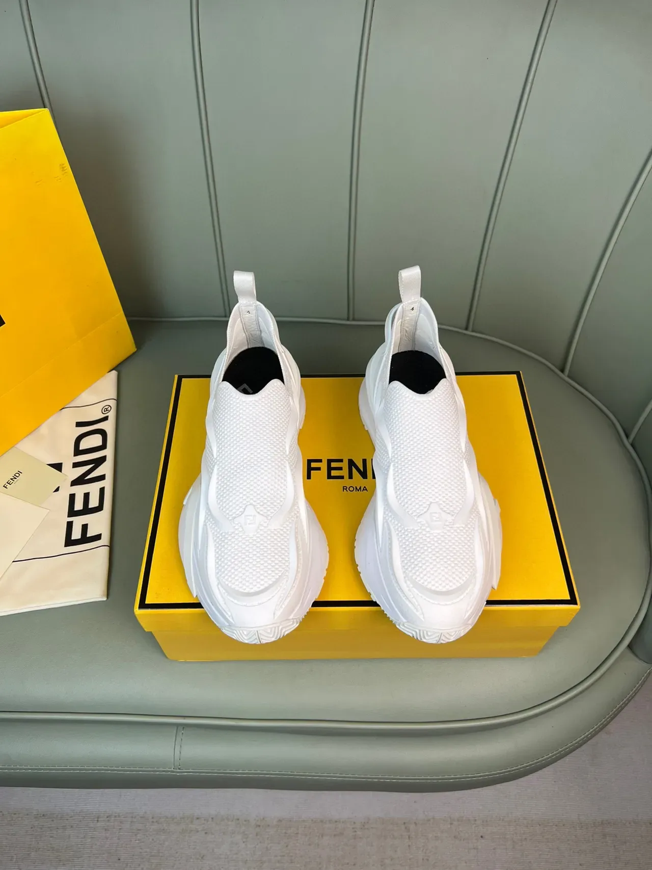 Fendi Tênis Chunky Brancos Slip-On de Tricô 8
