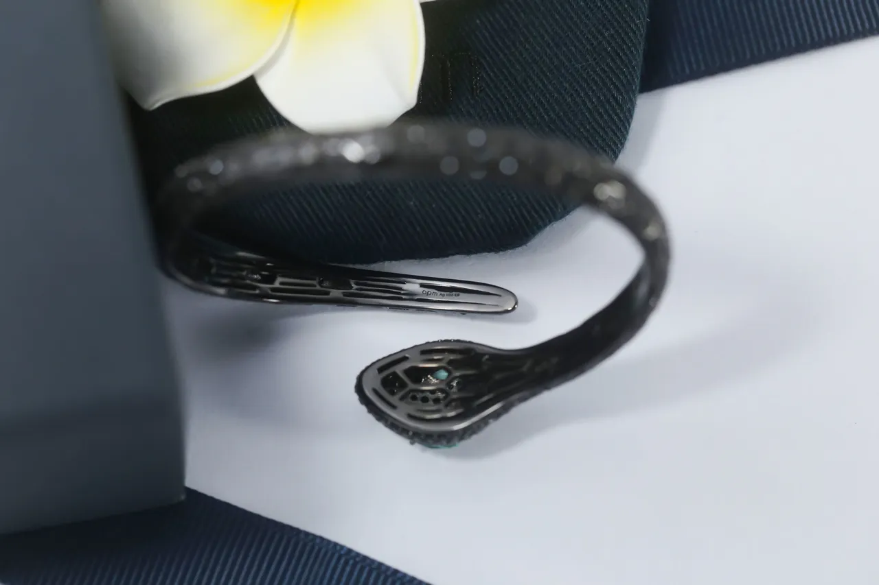 apm MONACO Black Blue Snake-Shaped Pavé-Set Stones Bracelet 6