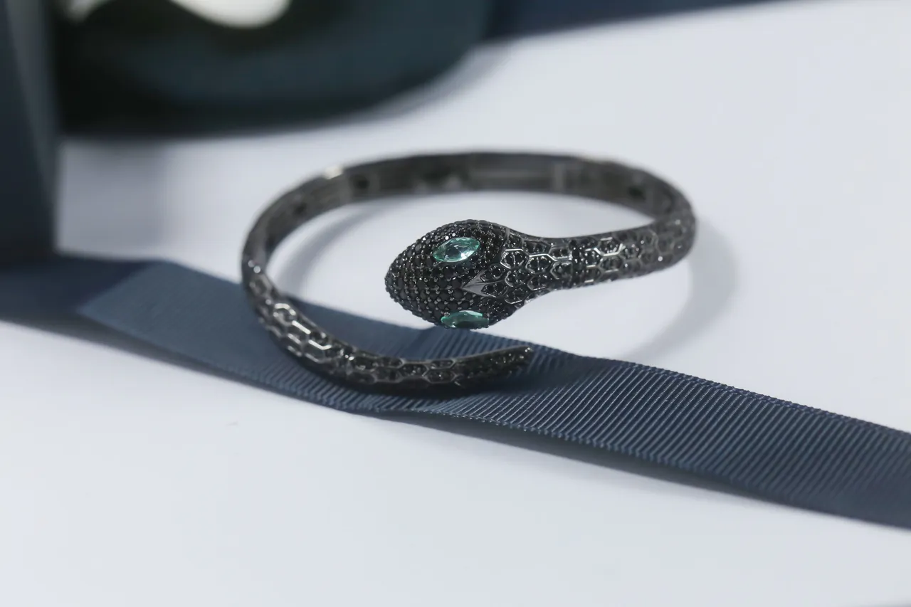 apm MONACO Black Blue Snake-Shaped Pavé-Set Stones Bracelet 7