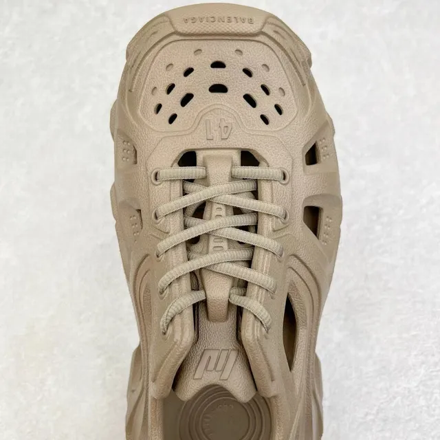 Beige Monolítico Moldado Construcción Ventilado Corte Diseño Atasco 7