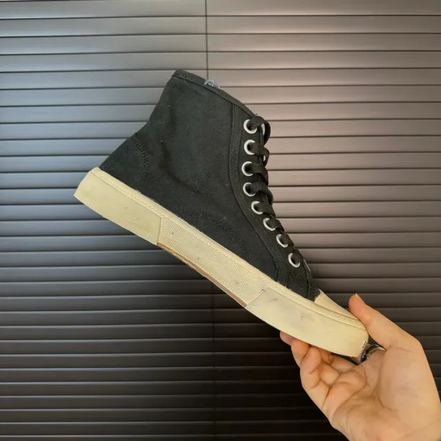 Zapatilla alta de lona negra y beige 6