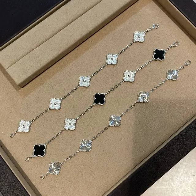 Black and Crystal Floral Motif Chain Bracelet 3