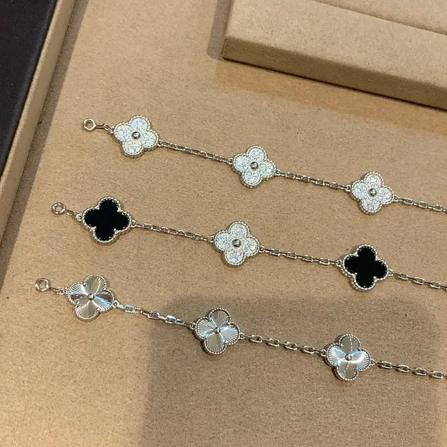 Black and Crystal Floral Motif Chain Bracelet 7