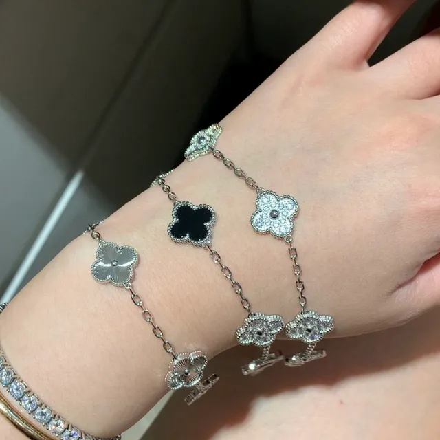 Black and Crystal Floral Motif Chain Bracelet 8