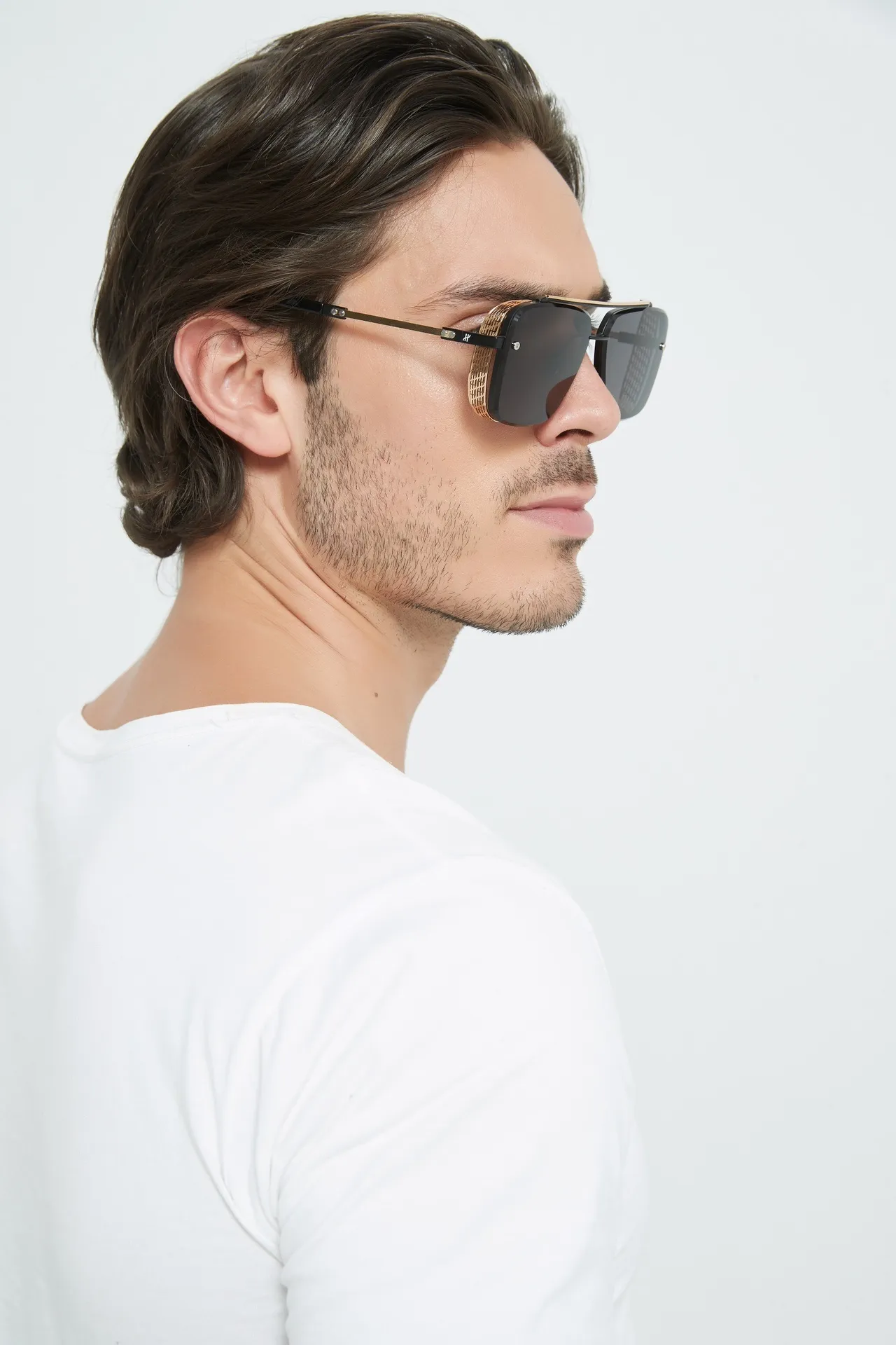 Black and Silver Aviator-Inspired Rectangular Sunglasses 3