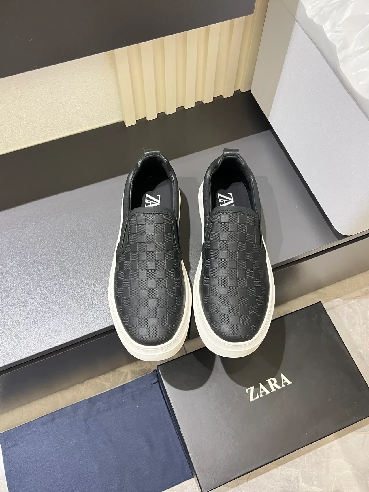 Black Checkered-Texture Slip-On Platform Casual Shoes 5