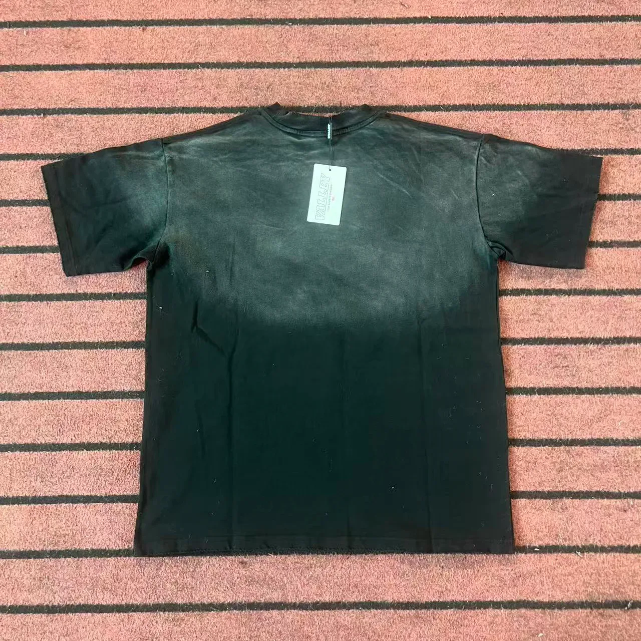 Black Fade-Dyed Graphic Print Sunburst Motif T-Shirt 2