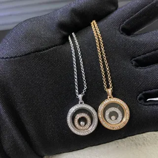 قلادة ذهب أسود دائرية مع تعويذة دوارة Pavé-Set Halo