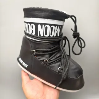 Black Moon Botas de Nieve con Estilo de Bota Aisladas