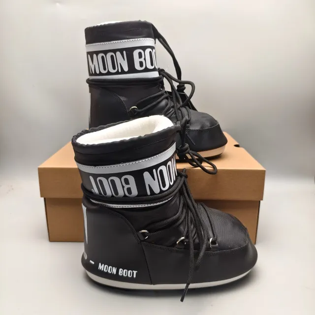 Black Moon Boot-Style Insulated Snow Boots 5