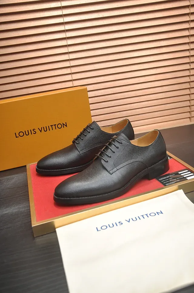 Zapatos Oxford de cuero granulado negro con punta de gorra 4