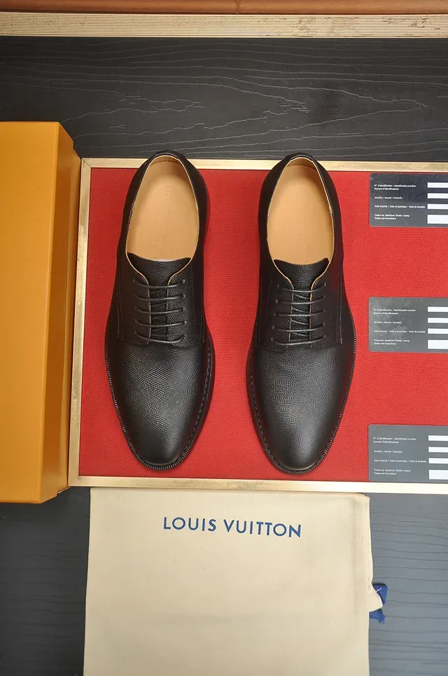 Zapatos Oxford de cuero granulado negro con punta de gorra 5