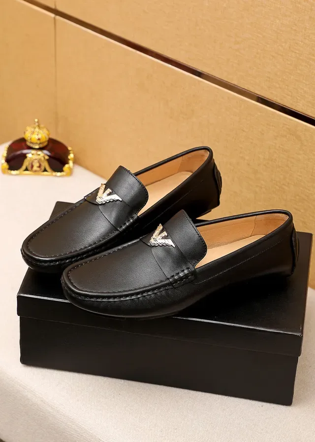 Black Silver Leather Metal Eagle Plaque Loafer 7