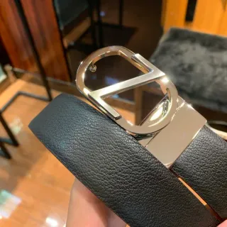 Black Silver Pebbled Polished Metal Buckle Leather Belt