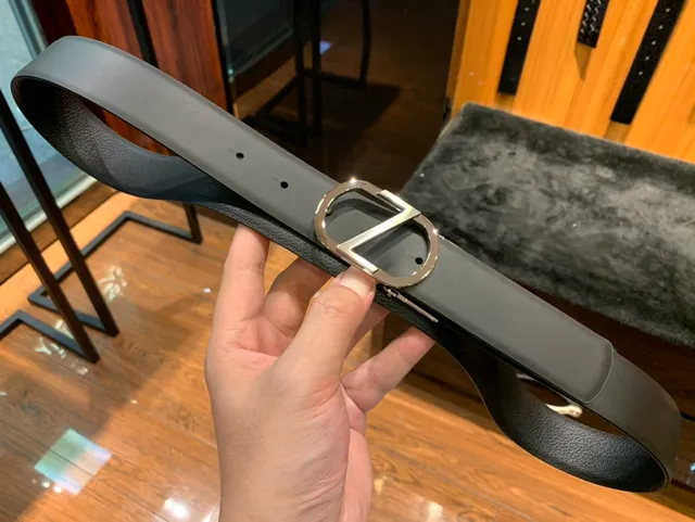 黑色银色磨砂抛光金属扣皮革腰带 3