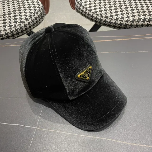 Casquette de baseball noire texturée en velours structurée 4