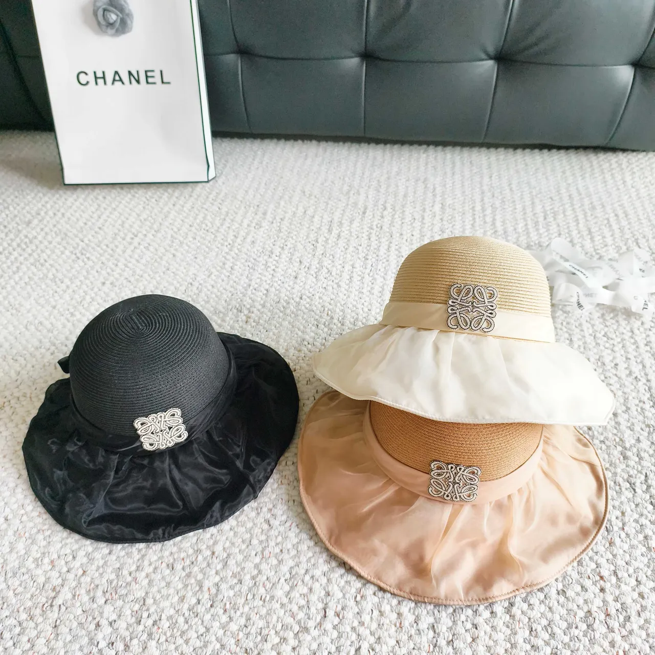 Black White Wide-Brimmed Structured Crown Bucket Hat 9