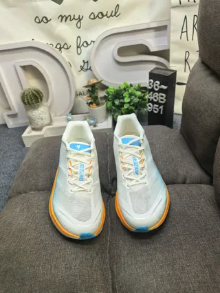 Blue Orange Gradient Mesh Upper Midsole Accent Running Shoes 10