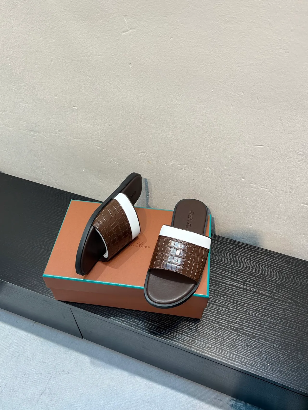 Brown and White Croc-Embossed Leather Slipper 4