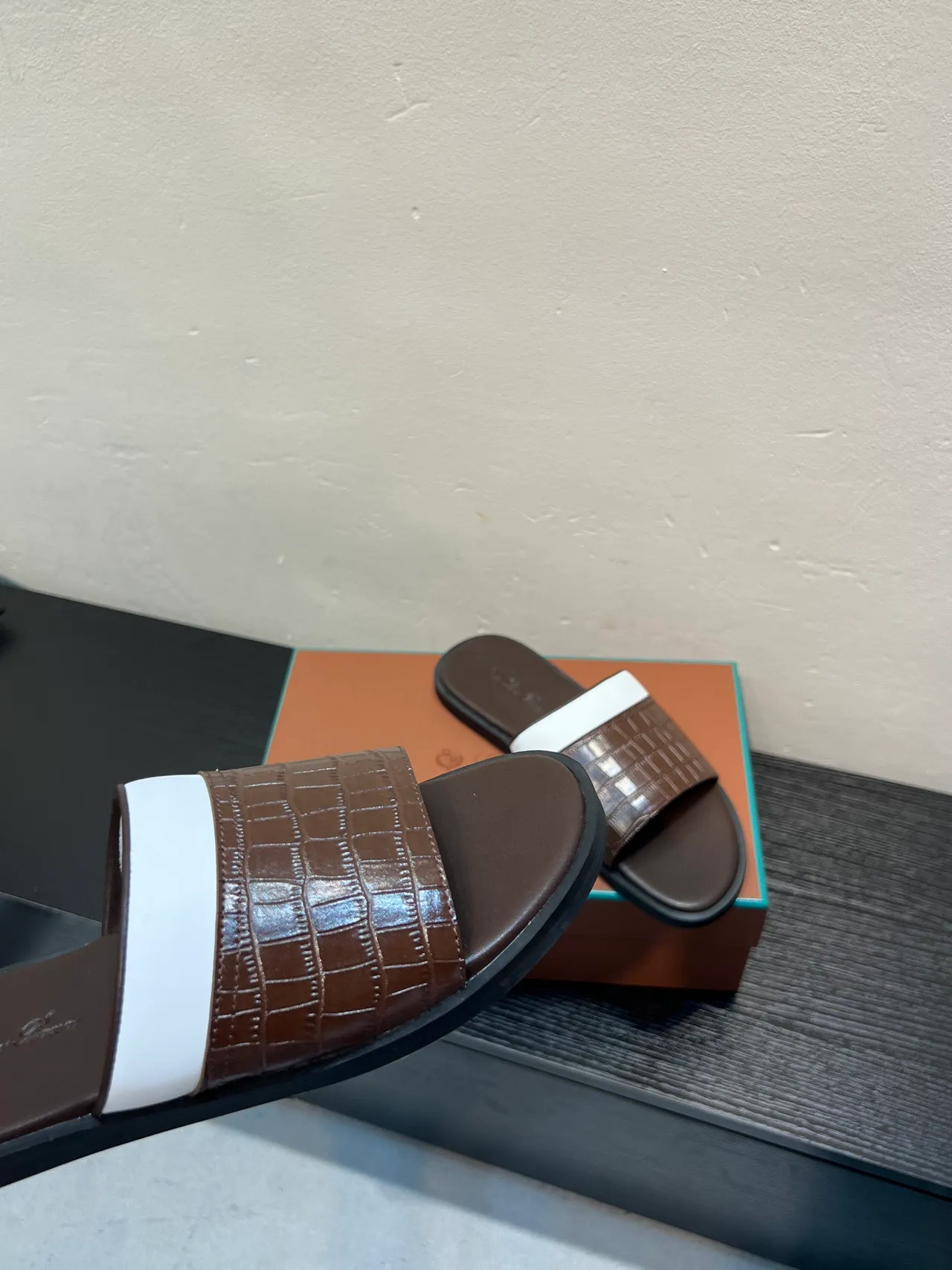 Brown and White Croc-Embossed Leather Slipper 8