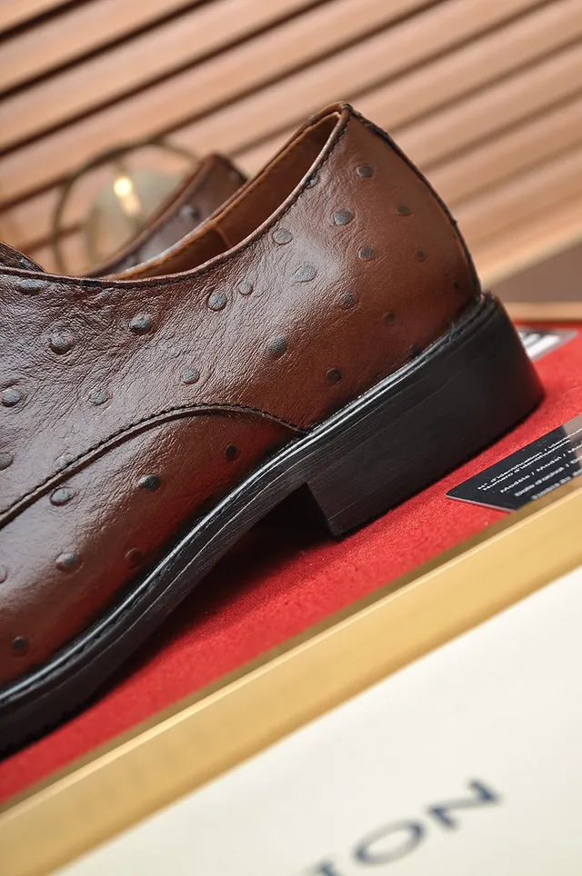 Brown Ostrich-Textured Cap-Toe Oxford Shoes 2