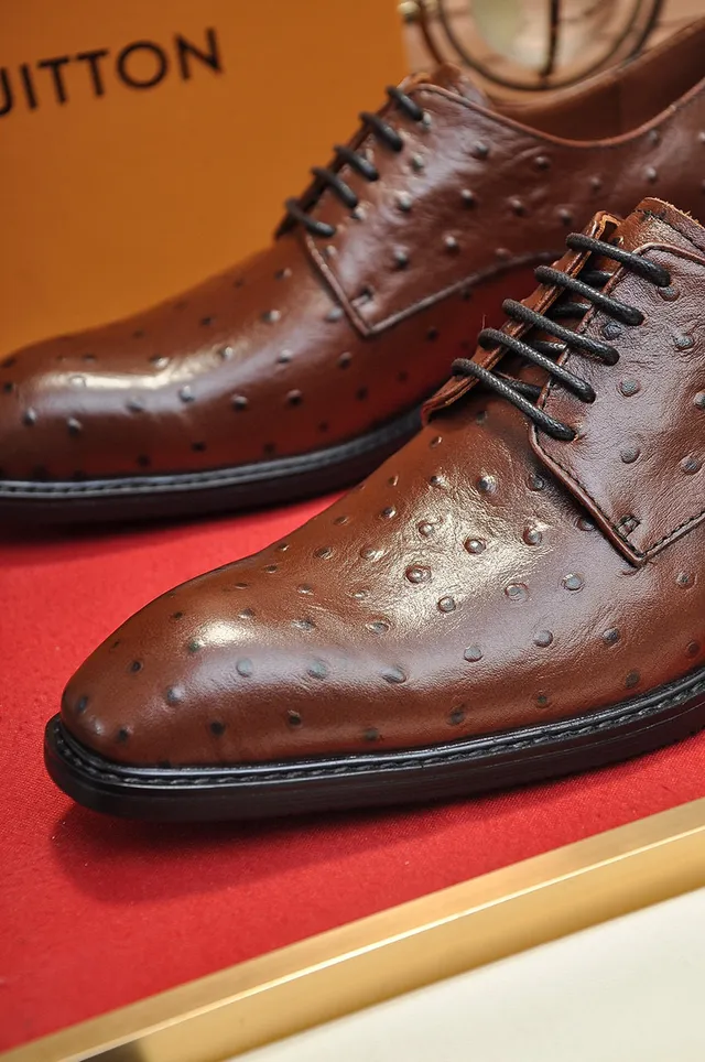 Brown Ostrich-Textured Cap-Toe Oxford Shoes 3