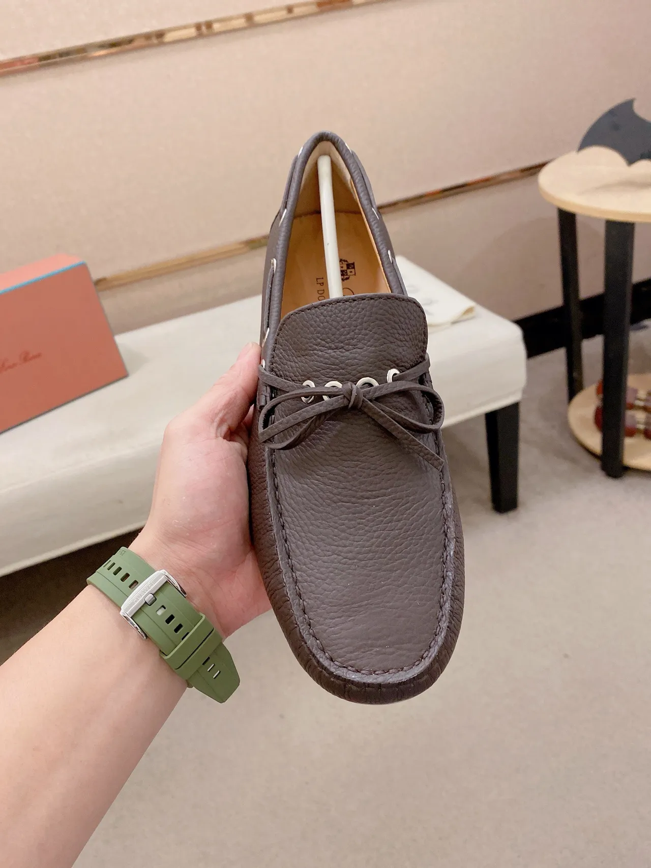Brown White Pebbled Leather Moc-Toe Stitching Loafer 2