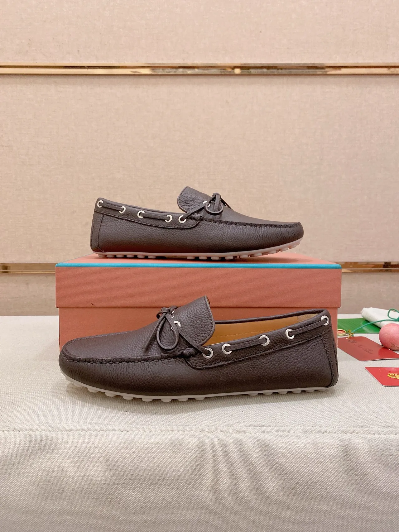 Brown White Pebbled Leather Moc-Toe Stitching Loafer 7