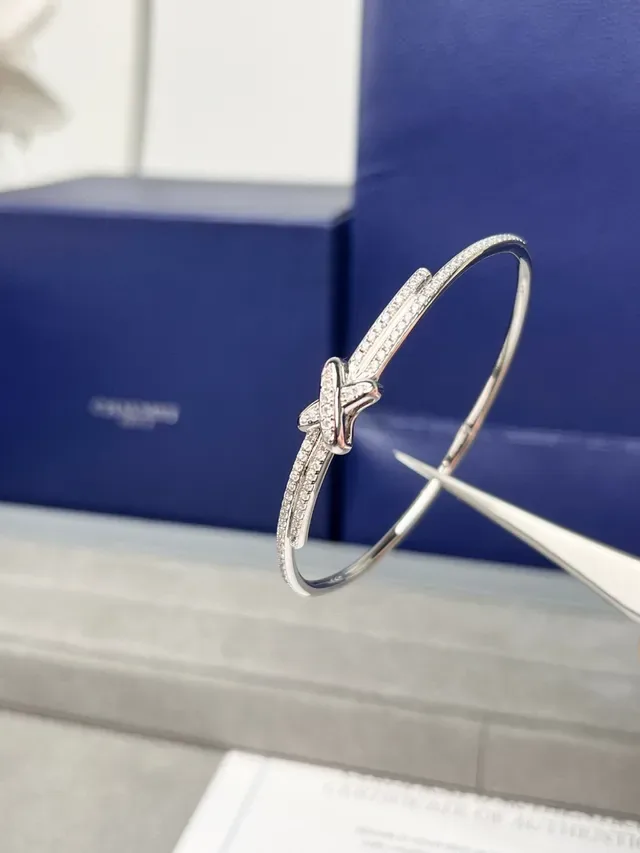 Chaumet Liens Knot Motif Pavé Diamond Bangle Bracelets 4