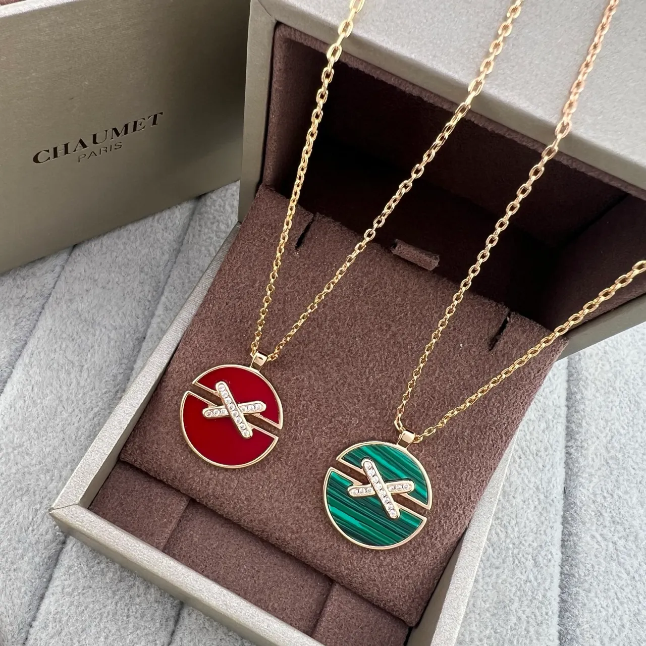 CHAUMET Liens Multicolor Gold Circular Disc Pendant Pavé Diamond X Motif Necklace 8