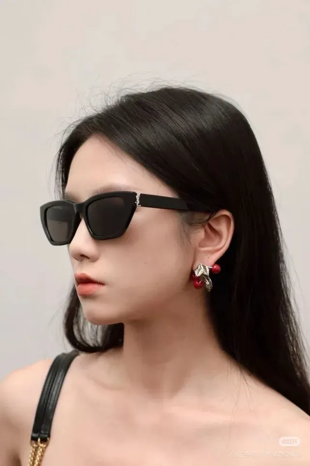 Cherry and Gold Leaf Motif Earrings 4
