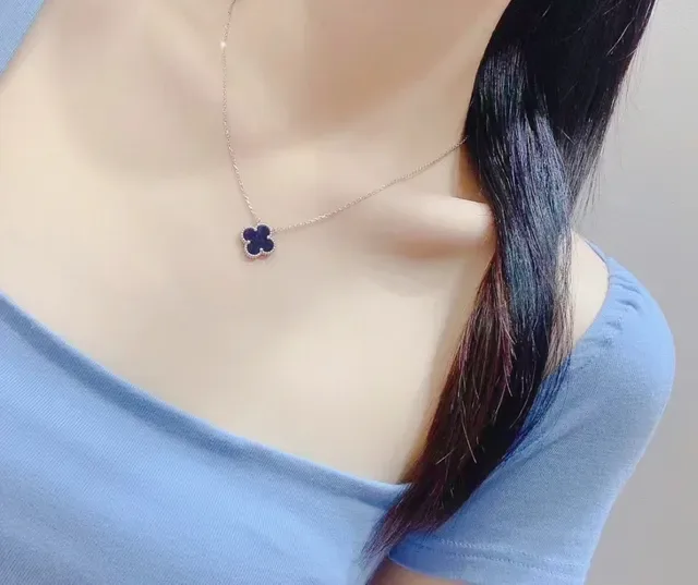 Clover-Shaped Blue Gemstone Beaded Bezel Pendant Necklace 9