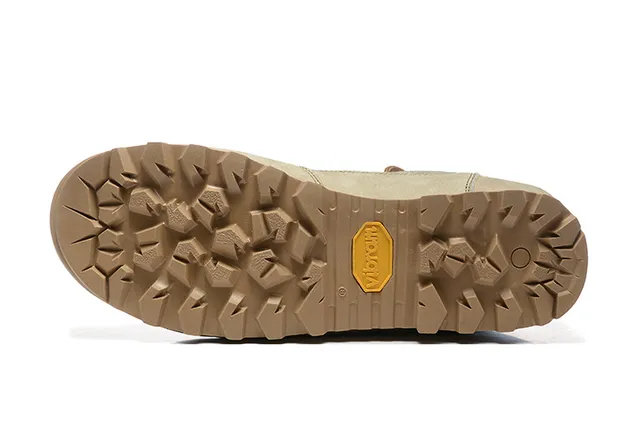 CRISPI بيج وأسود GORE-TEX أحذية المشي 9